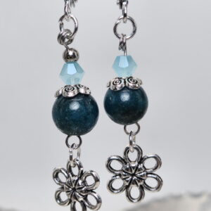 Apatite beads with metal daisies